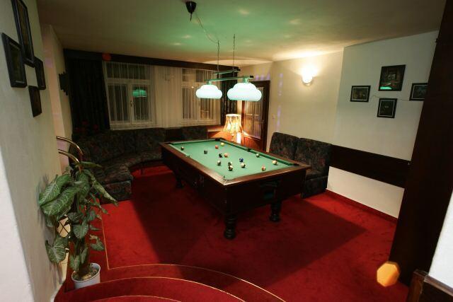 Hotel Saloon Zlín Buitenkant foto