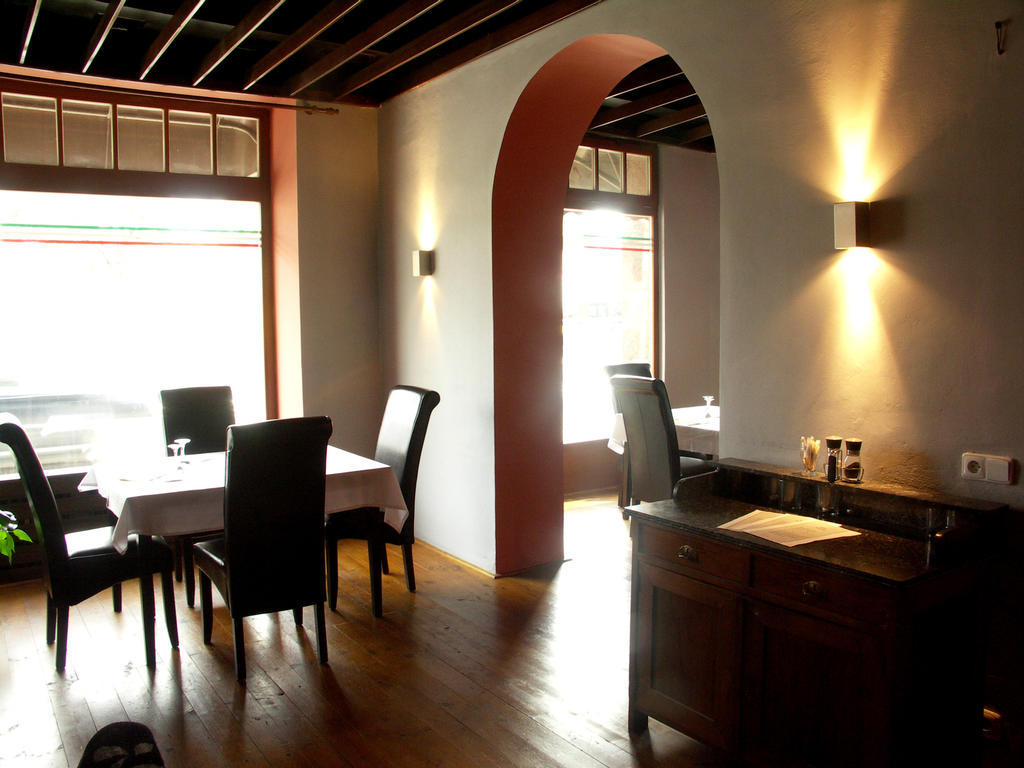 Hotel Saloon Zlín Buitenkant foto