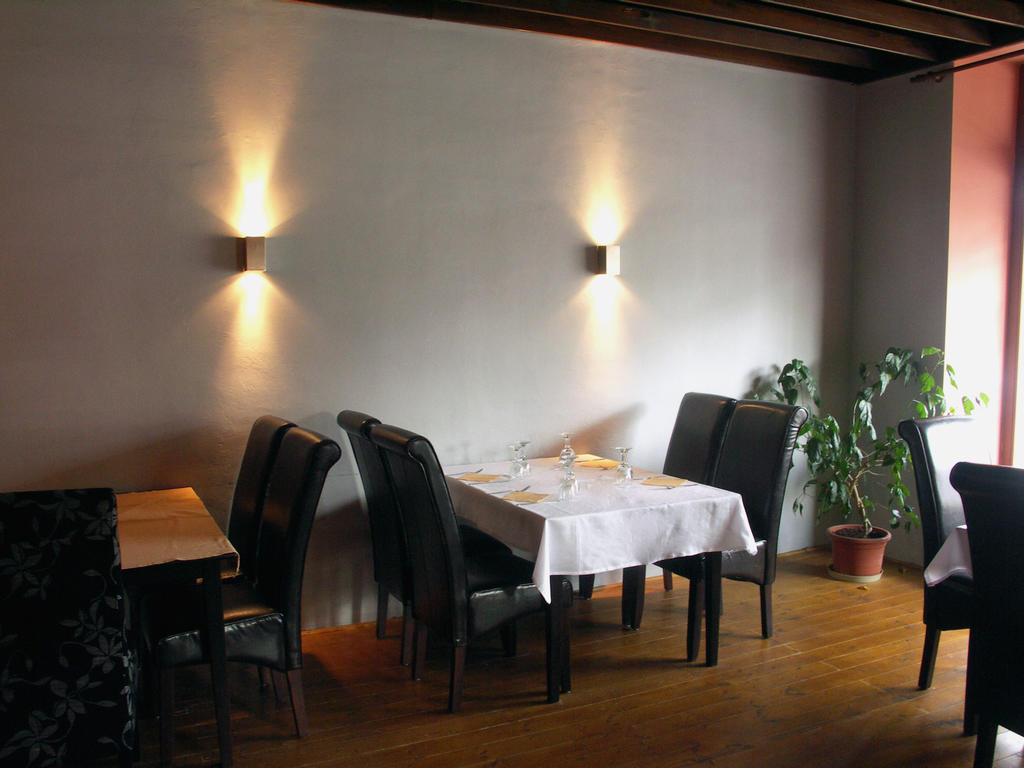 Hotel Saloon Zlín Buitenkant foto