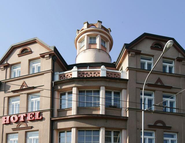 Hotel Saloon Zlín Buitenkant foto